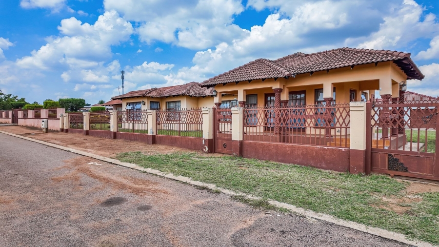 3 Bedroom Property for Sale in Mogwase North West